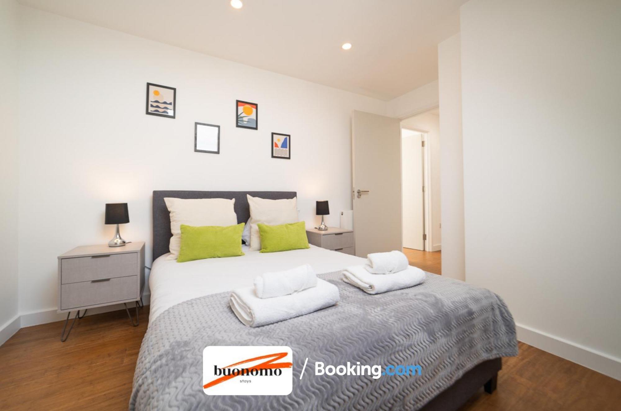Two Bedroom Apartment At Buonomo Stays Short Lets & Serviced Accommodation ロンドン エクステリア 写真