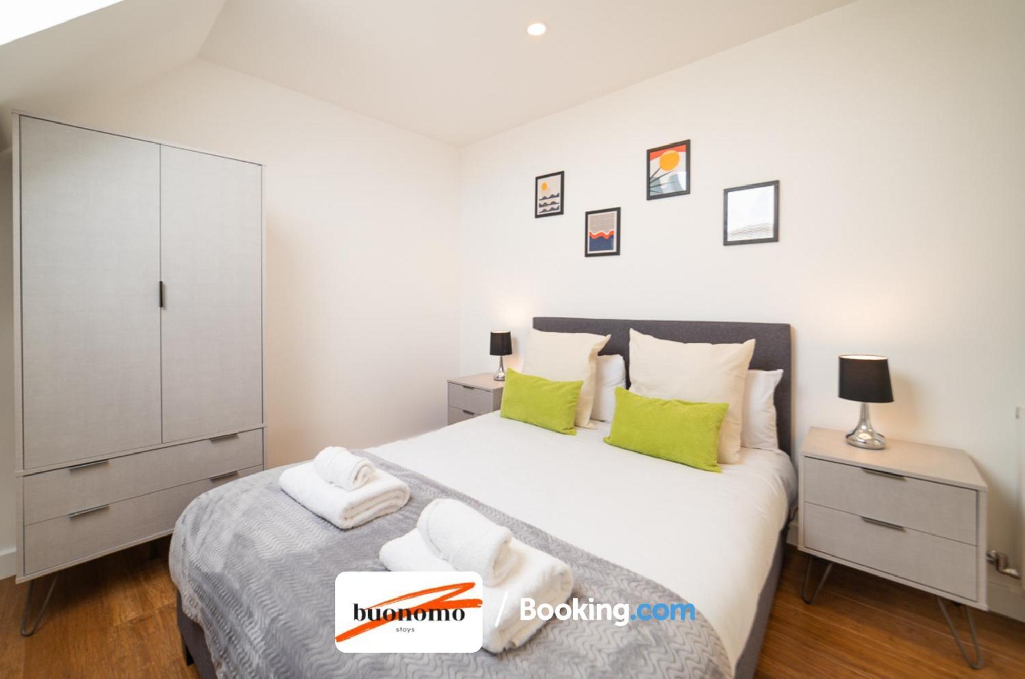 Two Bedroom Apartment At Buonomo Stays Short Lets & Serviced Accommodation ロンドン エクステリア 写真
