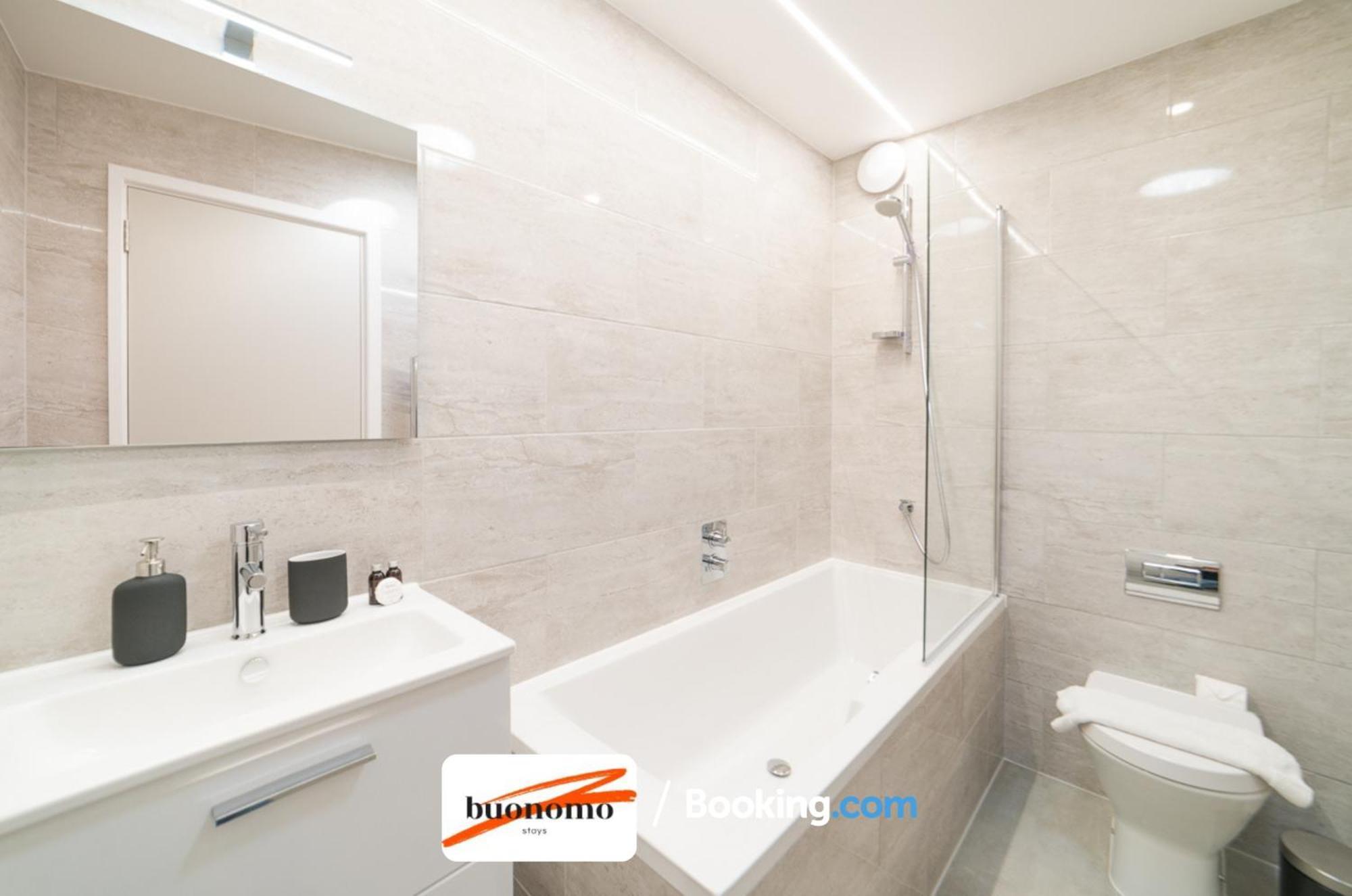 Two Bedroom Apartment At Buonomo Stays Short Lets & Serviced Accommodation ロンドン エクステリア 写真