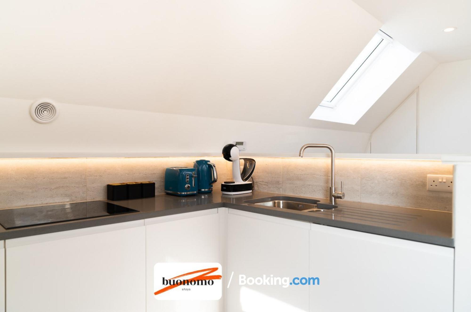 Two Bedroom Apartment At Buonomo Stays Short Lets & Serviced Accommodation ロンドン エクステリア 写真
